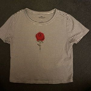 Hollister Cropped Tee with a stitched rose. Size xs
